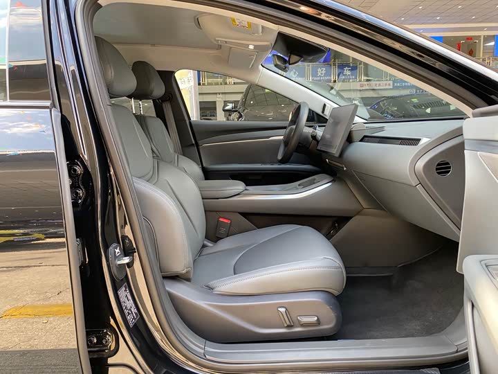 Фото 8 - XPeng Mona M03