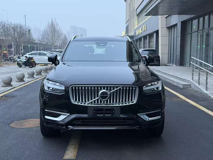 Фото 2 - Volvo XC90