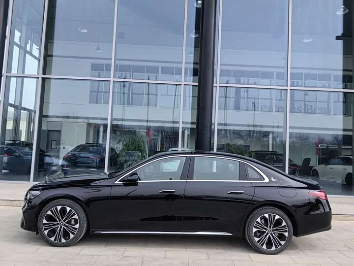 Photo 3 - Mercedes-Benz E-Class Hybrid