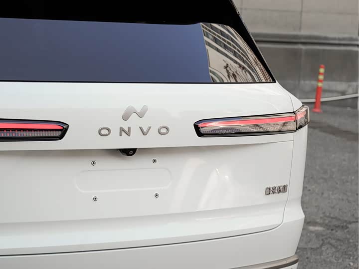 Фото 9 - Nio Onvo L90