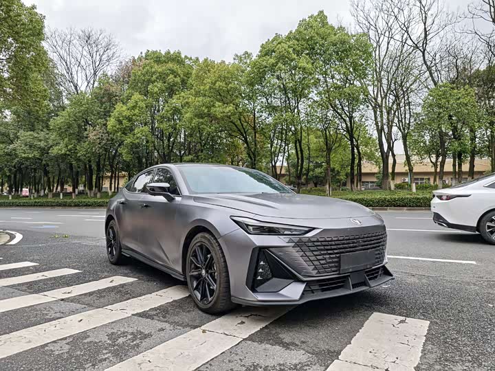 Фото 3 - Changan UNI-V