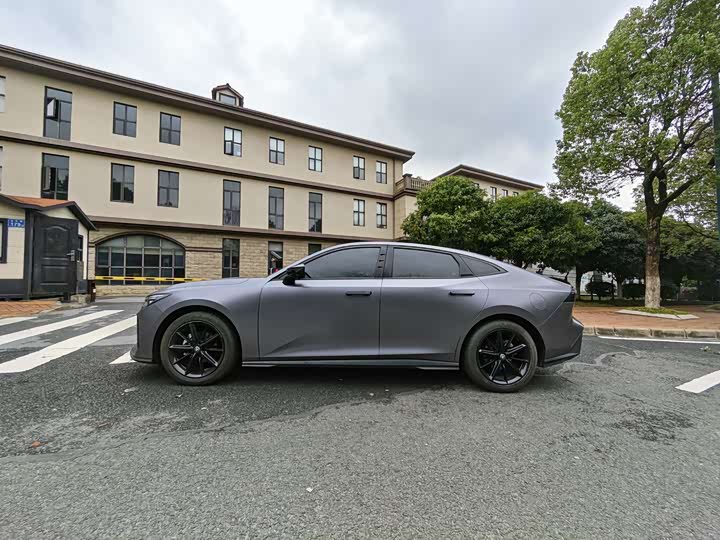 Фото 4 - Changan UNI-V