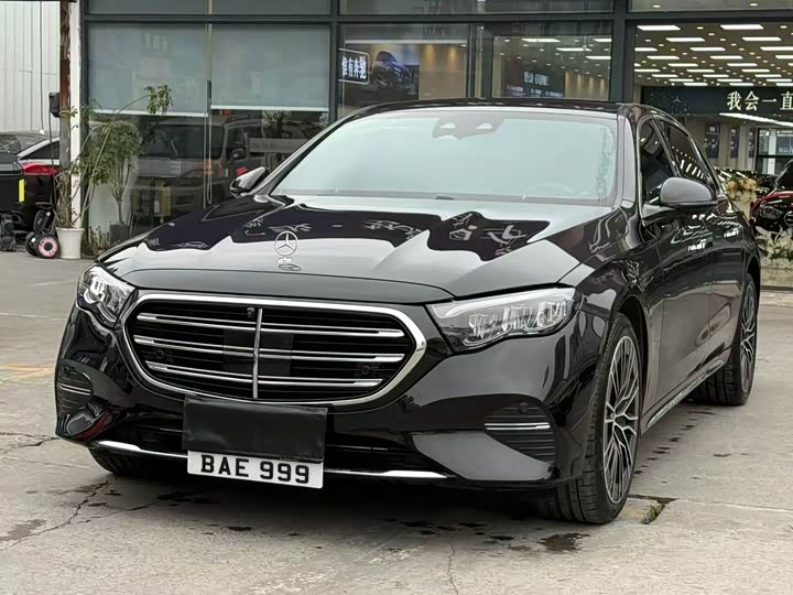 Photo 3 - Mercedes-Benz E-Class