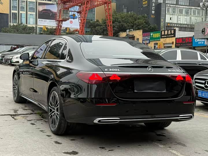 Photo 6 - Mercedes-Benz E-Class