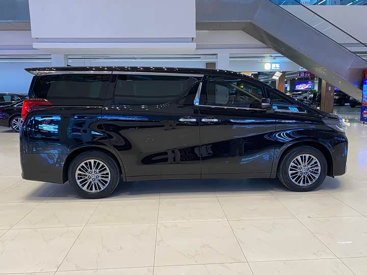 Photo 4 - Toyota Alphard
