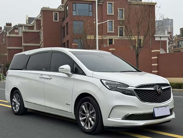 Photo 3 - Buick GL8 ES