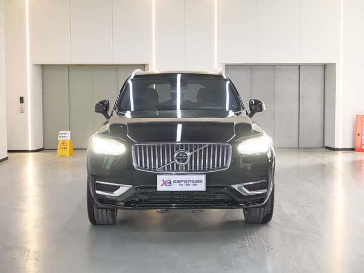 Фото 4 - Volvo XC90