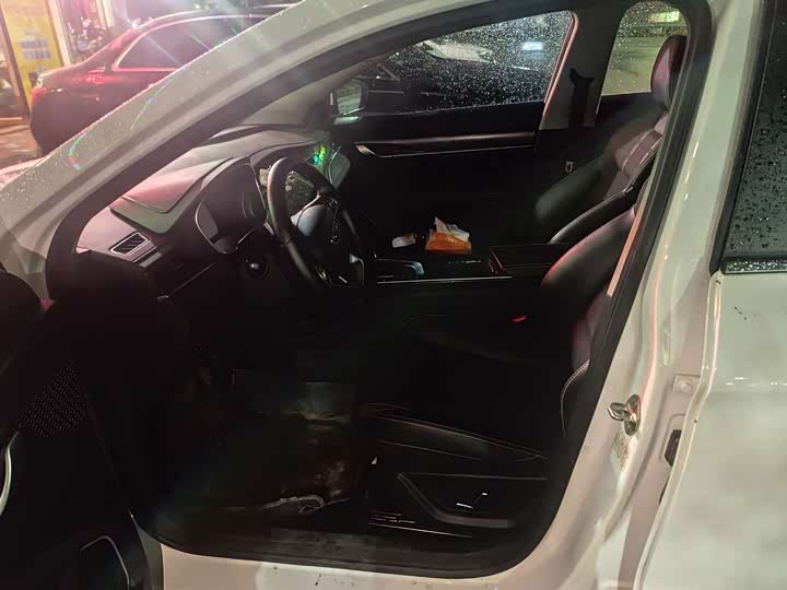 Фото 9 - Geely Binrui