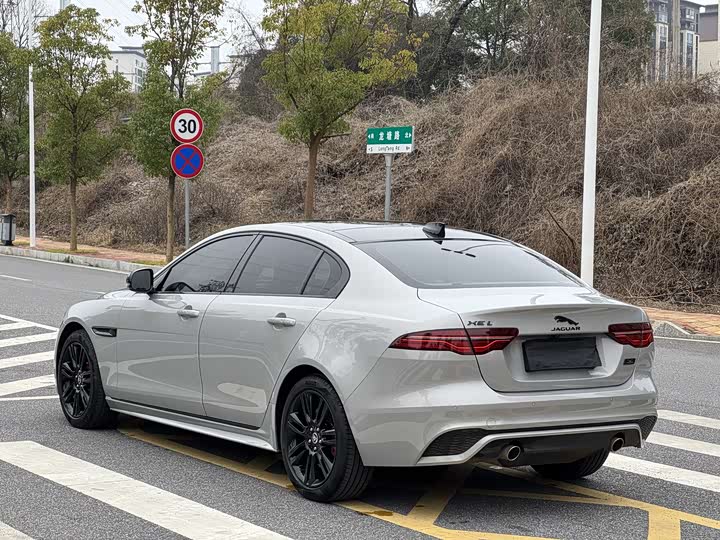 Фото 5 - Jaguar XE L