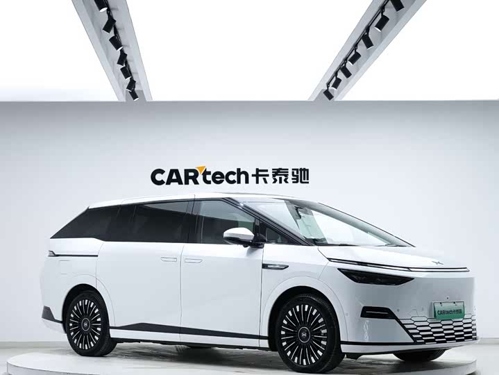 Фото 8 - XPeng X9