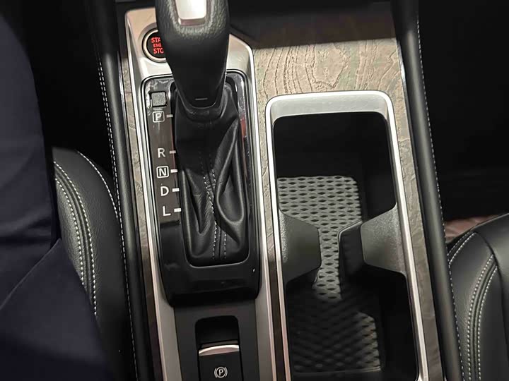 Фото 9 - Nissan Teana