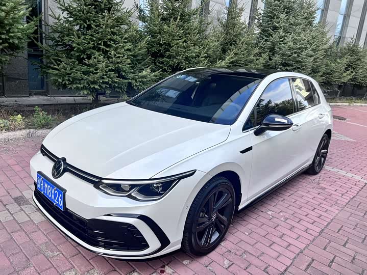 Фото 1 - Volkswagen Golf