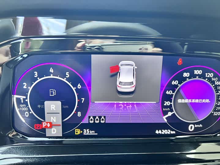 Фото 8 - Volkswagen Golf