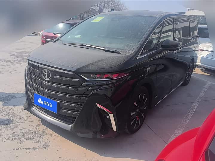 Фото 1 - Toyota Alphard