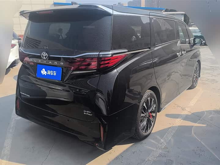 Фото 3 - Toyota Alphard