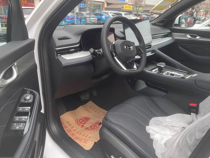 Фото 4 - Geely Preface