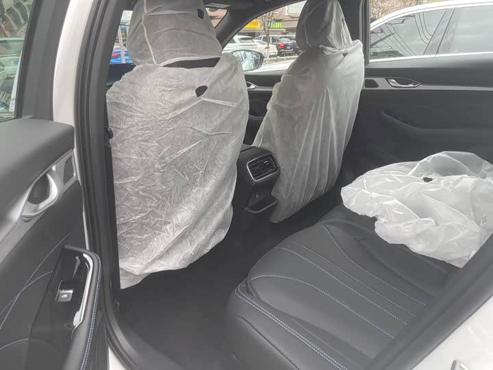 Фото 6 - Geely Preface