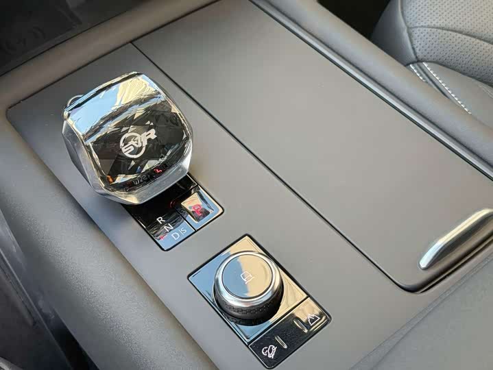 Фото 9 - Land Rover Discovery