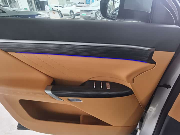 Фото 7 - Dongfeng Yipai eπ 008