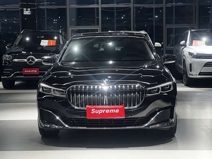 Фото 2 - BMW 7 Series