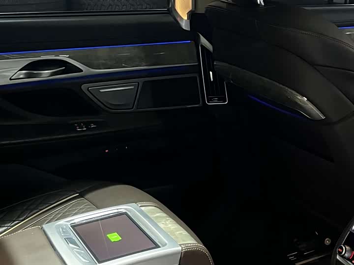 Фото 7 - BMW 7 Series