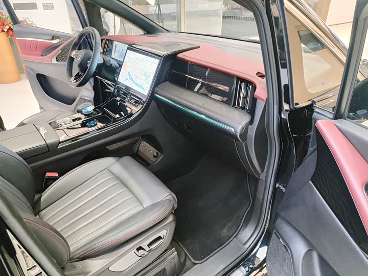 Photo 9 - GAC Trumpchi E9