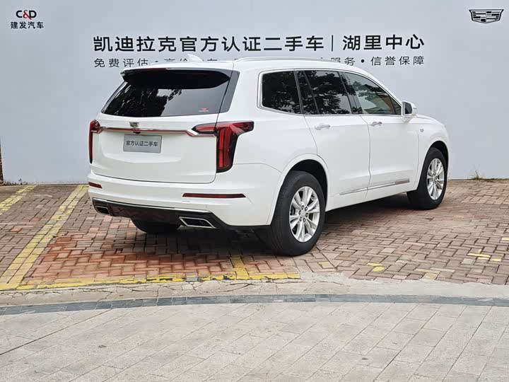 Photo 6 - Cadillac XT6