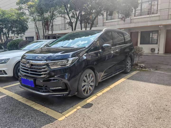 Фото 1 - Honda Odyssey