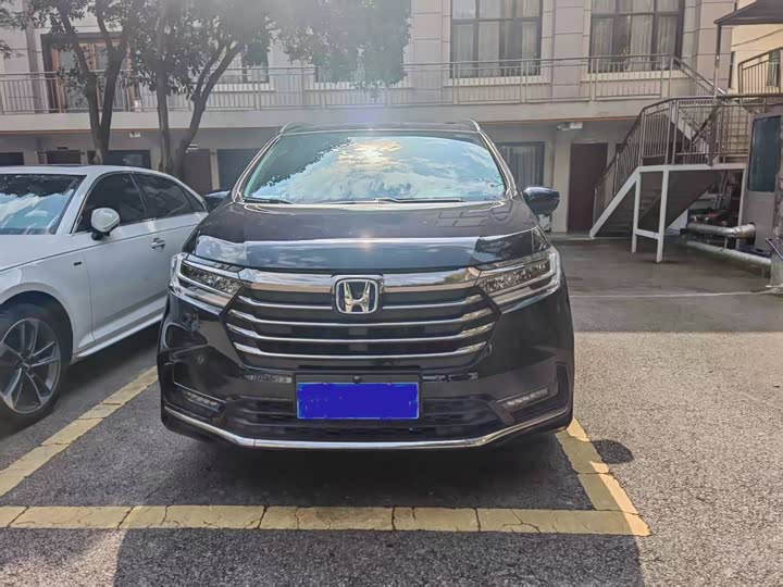 Фото 2 - Honda Odyssey