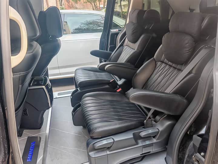 Фото 5 - Honda Odyssey