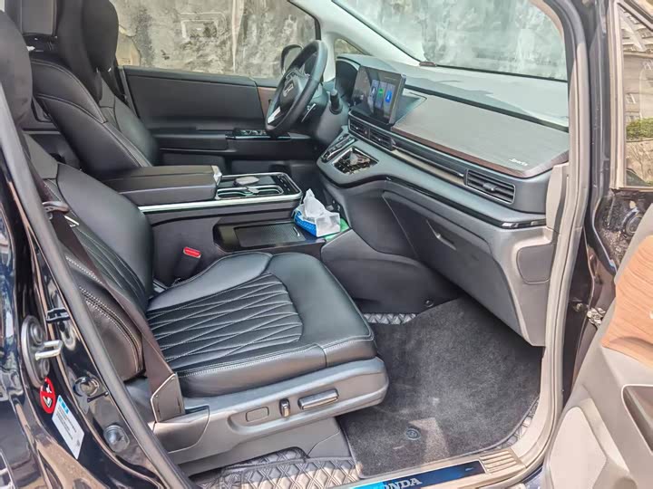 Фото 7 - Honda Odyssey