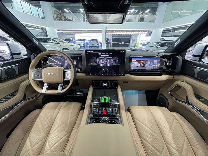 Фото 6 - BYD FangChengBao Leopard 8