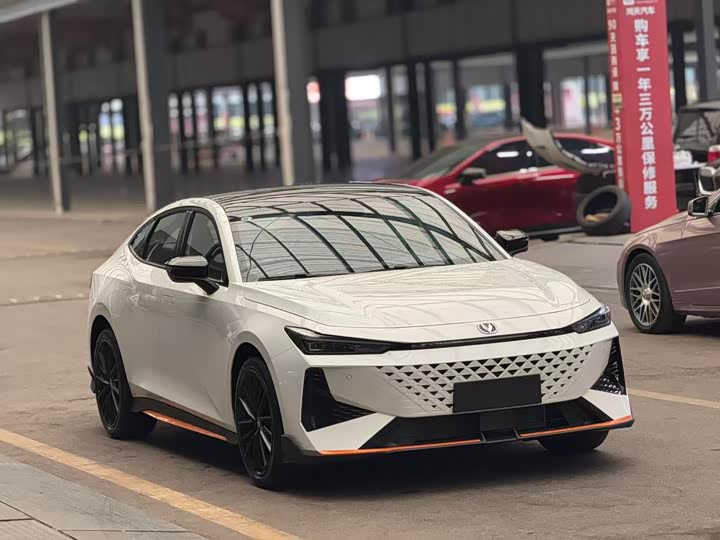 Фото 3 - Changan UNI-V