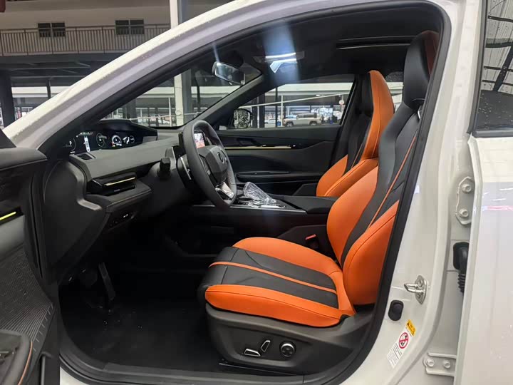 Фото 5 - Changan UNI-V