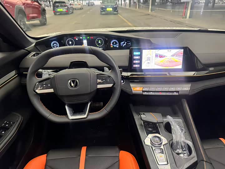 Фото 7 - Changan UNI-V