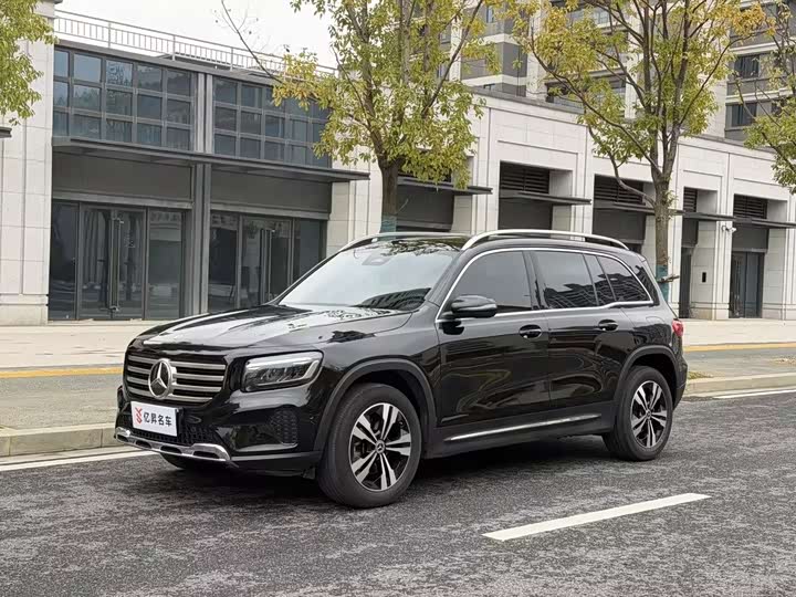 Фото 1 - Mercedes-Benz GLB-Class