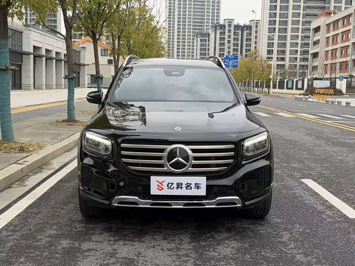 Фото 2 - Mercedes-Benz GLB-Class