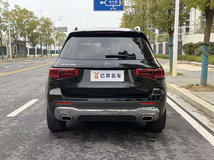 Фото 4 - Mercedes-Benz GLB-Class