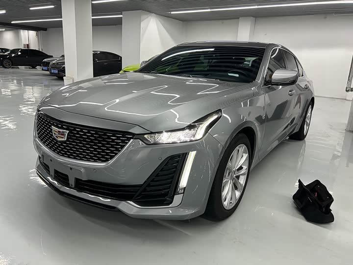 Фото 1 - Cadillac CT5