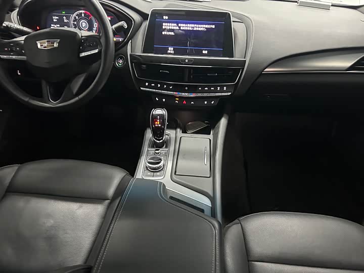 Фото 8 - Cadillac CT5