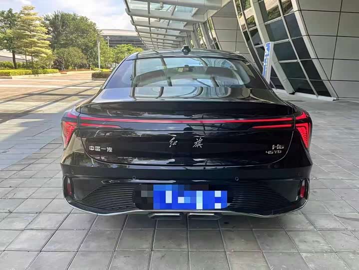 Фото 8 - Hongqi H6