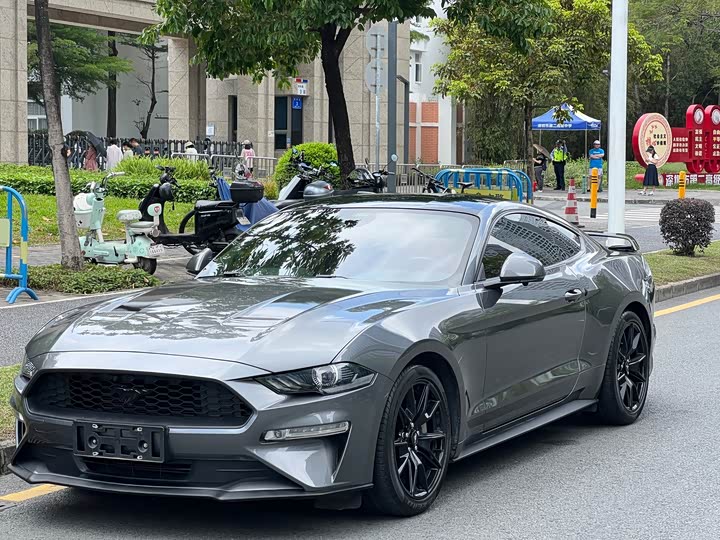 Photo 1 - Ford Mustang