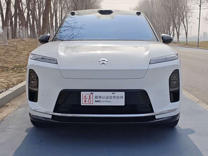 Photo 2 - Nio ES8