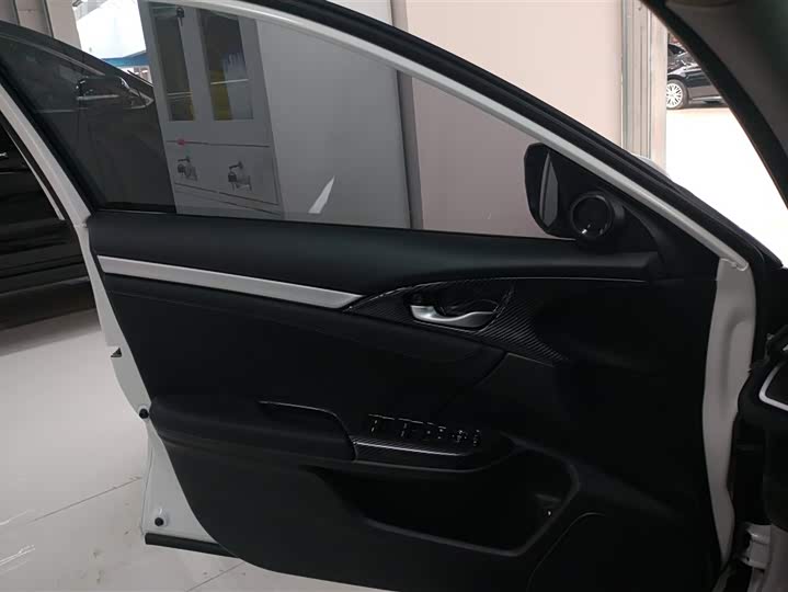 Фото 7 - Honda Civic