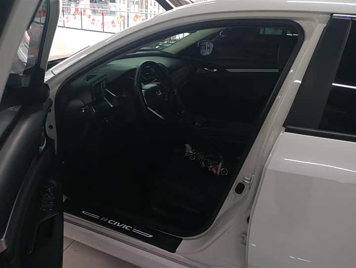 Фото 9 - Honda Civic