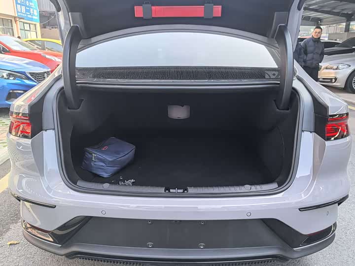 Фото 7 - BYD Han