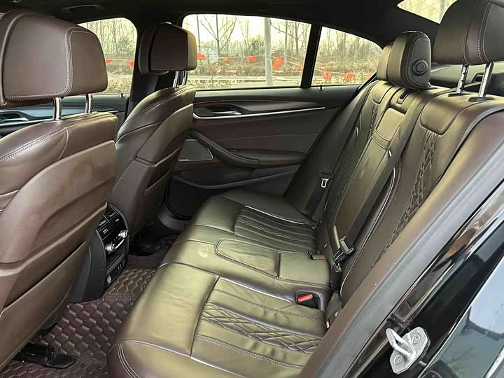 Фото 8 - BMW 5 Series