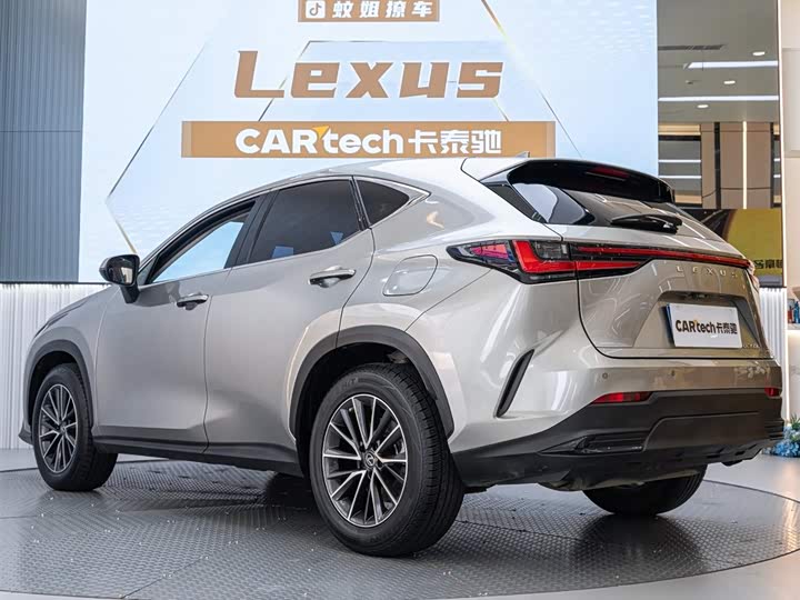 Фото 4 - Lexus NX