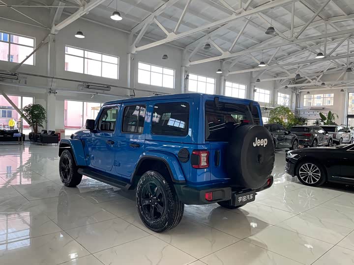 Photo 4 - Jeep Wrangler