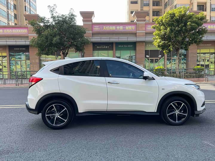 Фото 4 - Honda Vezel